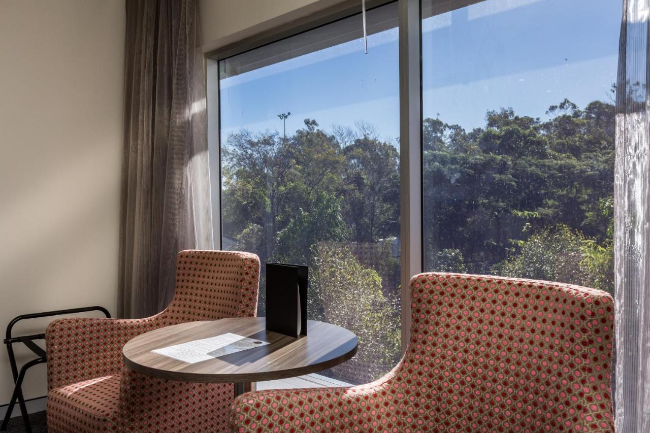 อเล็กซานดรา ฮิลล์ โฮเต็ล สวีท แอนด์ คอนเฟอเรนซ์ เซ็นเตอร์ Motel คลีฟแลนด์ ภายนอก รูปภาพ
