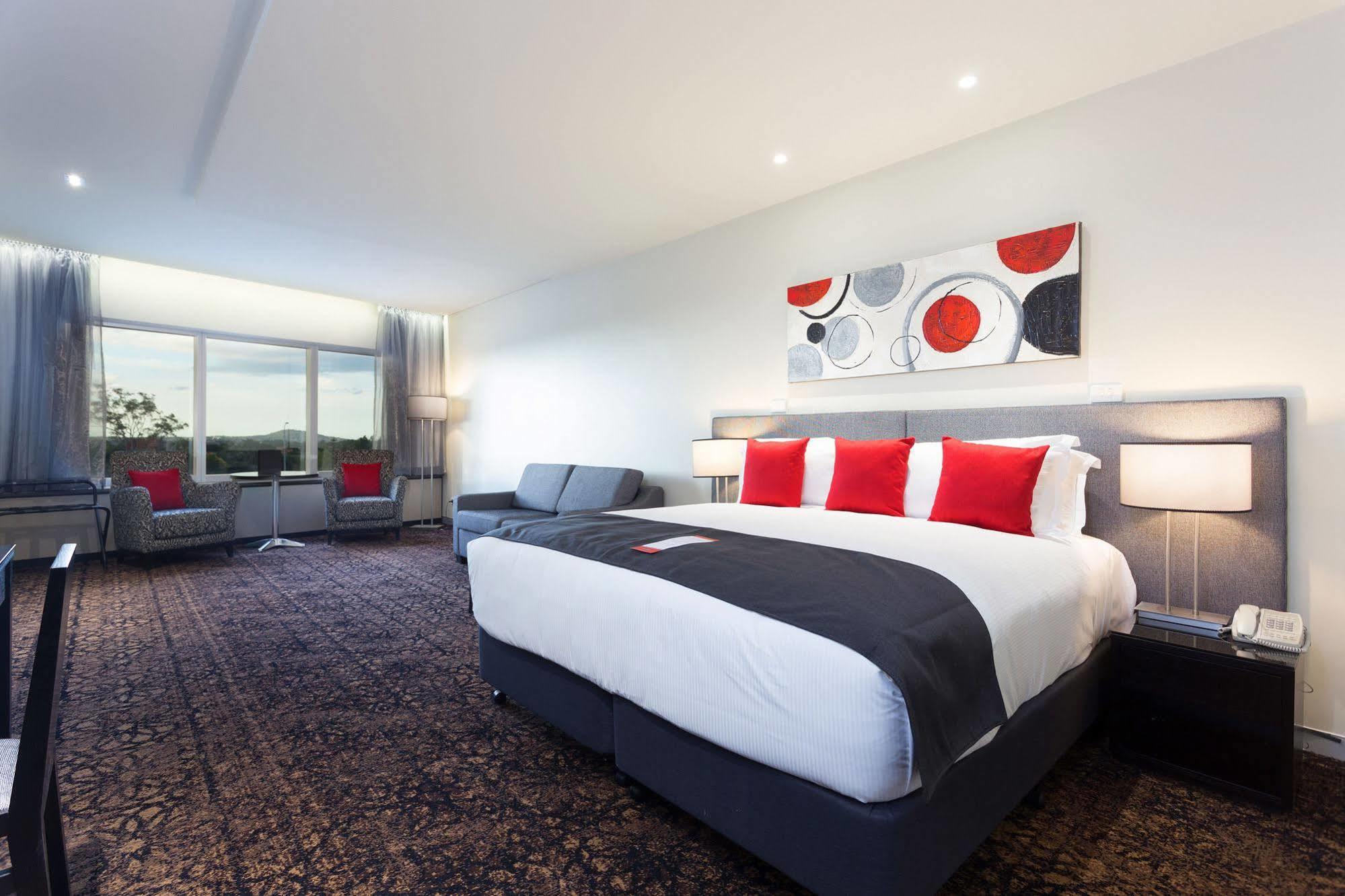 อเล็กซานดรา ฮิลล์ โฮเต็ล สวีท แอนด์ คอนเฟอเรนซ์ เซ็นเตอร์ Motel คลีฟแลนด์ ภายนอก รูปภาพ